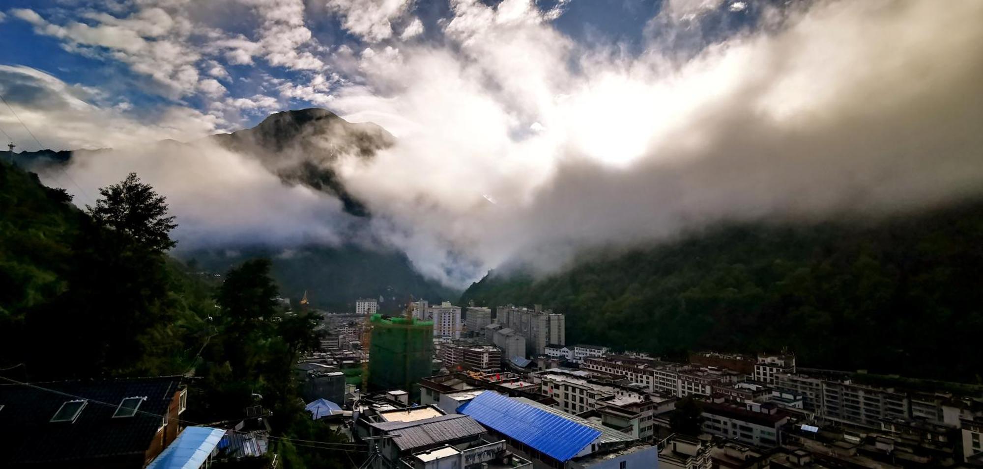 Kangding Guozhuang Nan Wu Hao Boutique Inn Exteriör bild